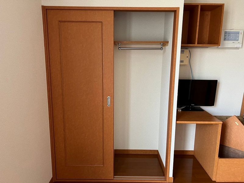 レオパレスラポール 収納