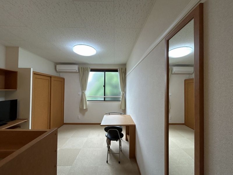 レオパレス西羽貫 居間