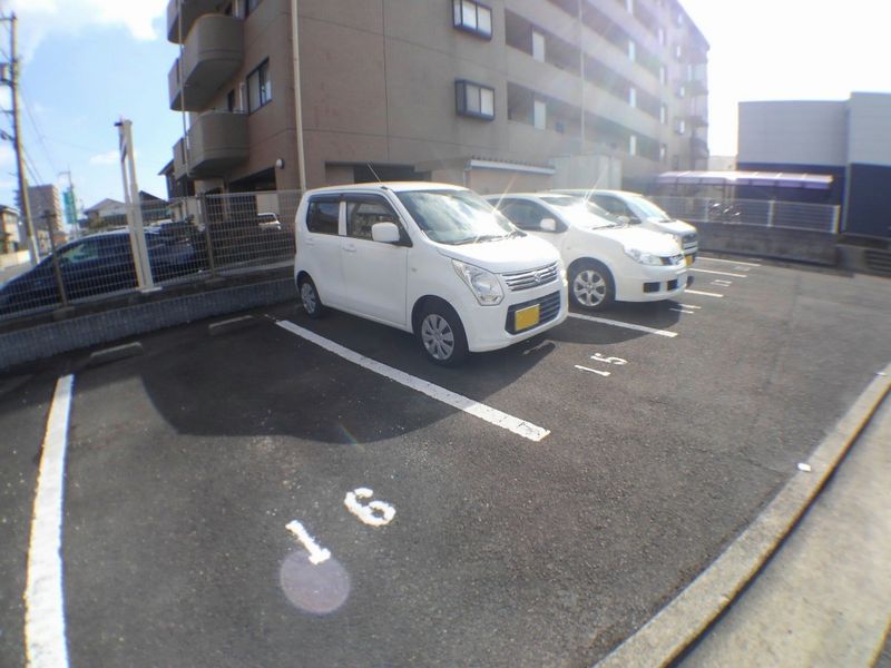 レオパレスＨａｂｉｔａｃｉｏｎ　Ｈａｙａｓｈｉ 駐車場