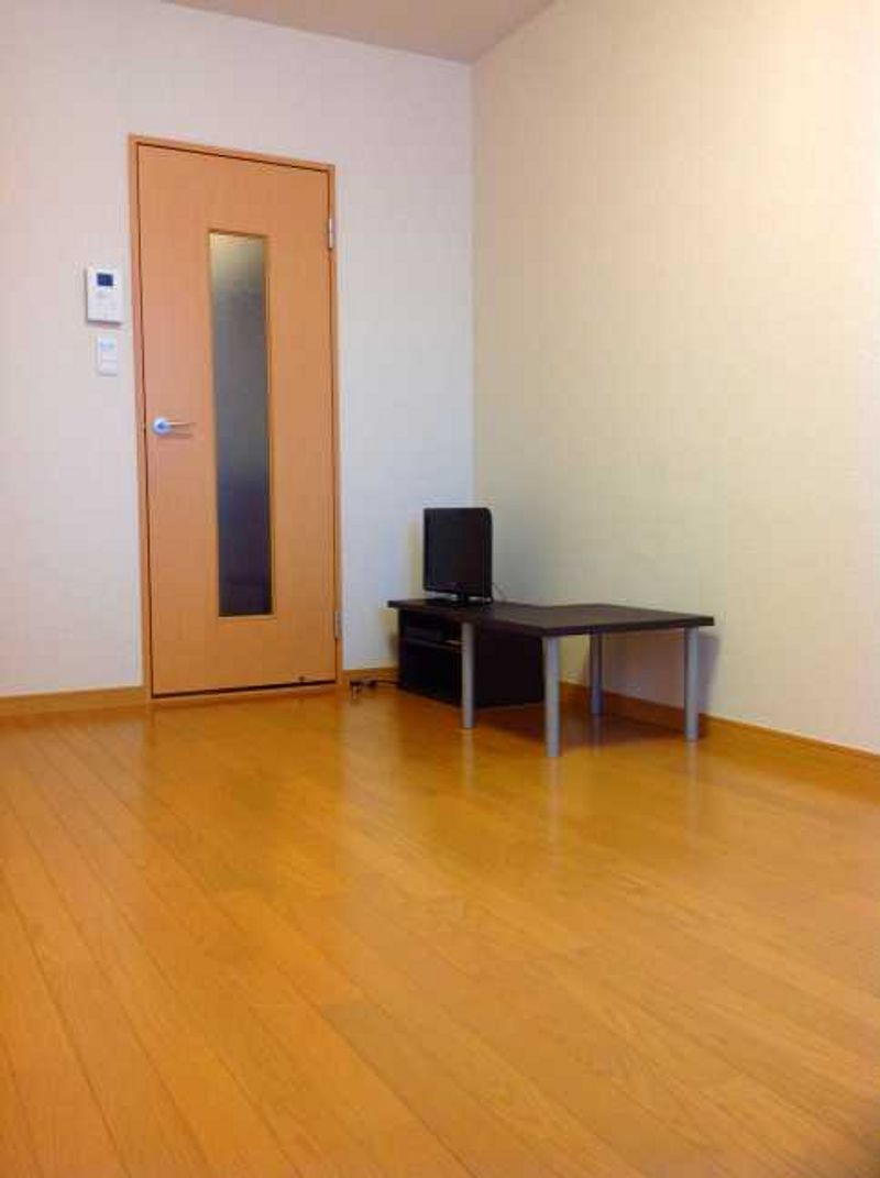 レオパレスフォーティーン扇 居間