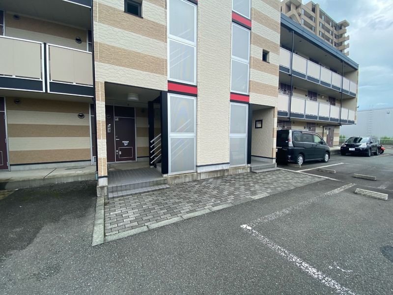 レオパレスｆ　３９ エントランス