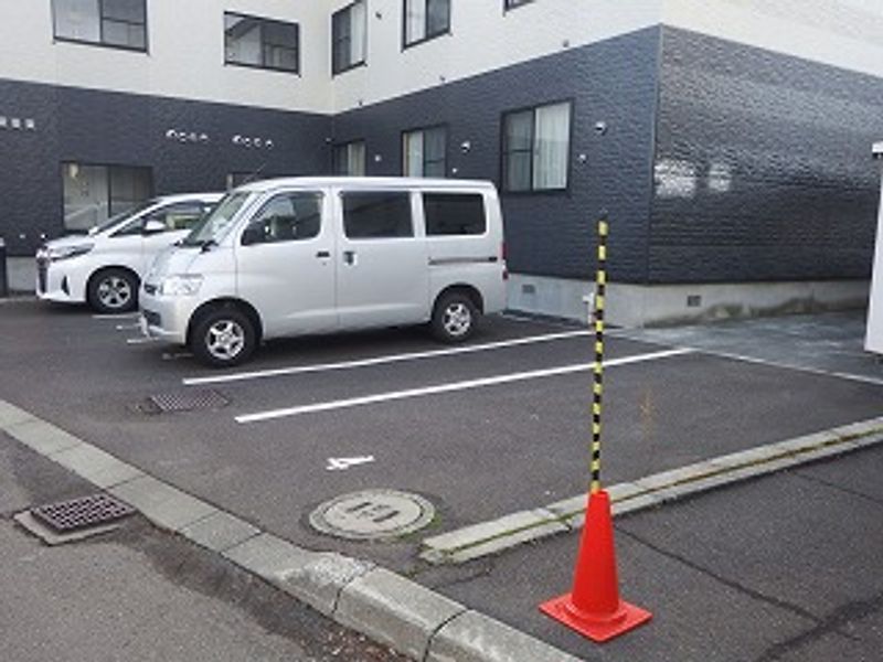 レオパレスシンフォニー 駐車場