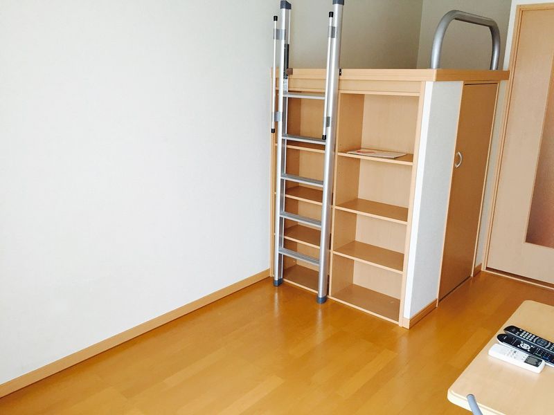 レオパレスＳＵＭＩＹＯＳＨＩ 居間