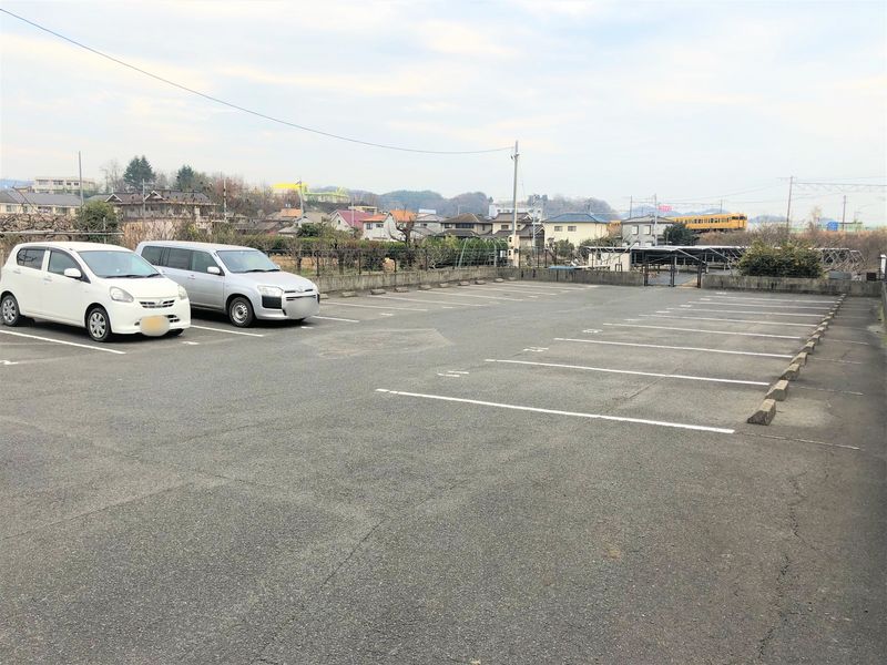 レオパレスリベルテ 駐車場