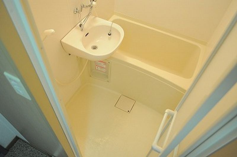 レオパレスツツミ２８ 風呂