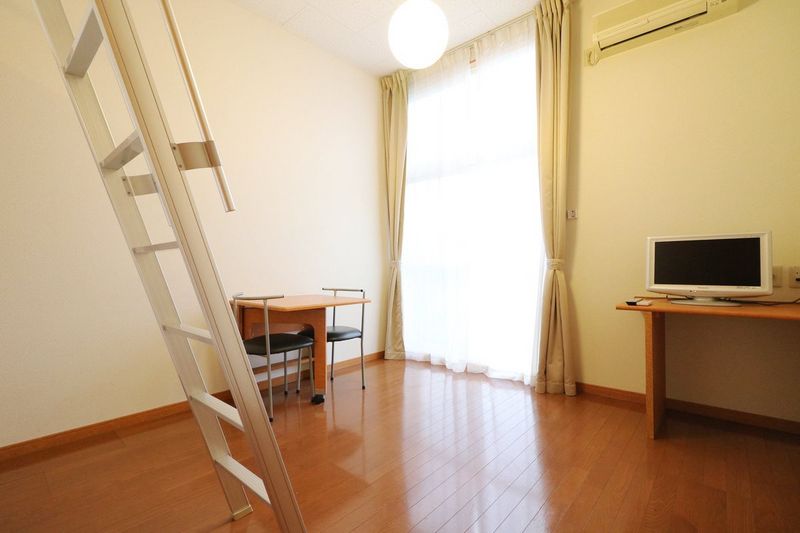 レオパレスＭａｉｓｏｎ清水 居間