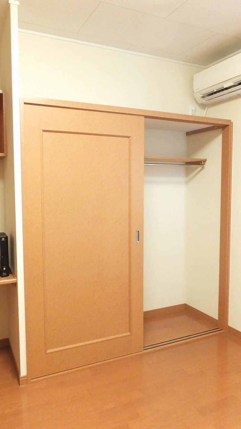 レオパレスセレッソセカンド 収納