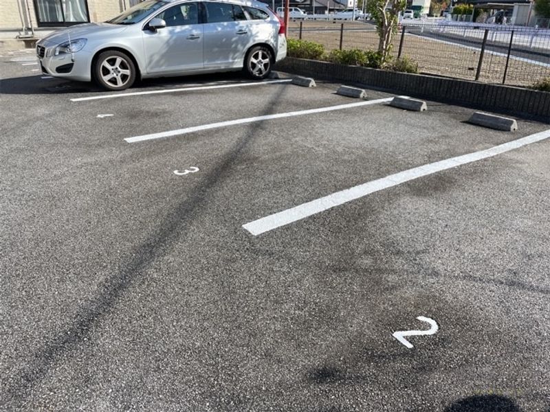 レオパレスみなみ　彦根 駐車場