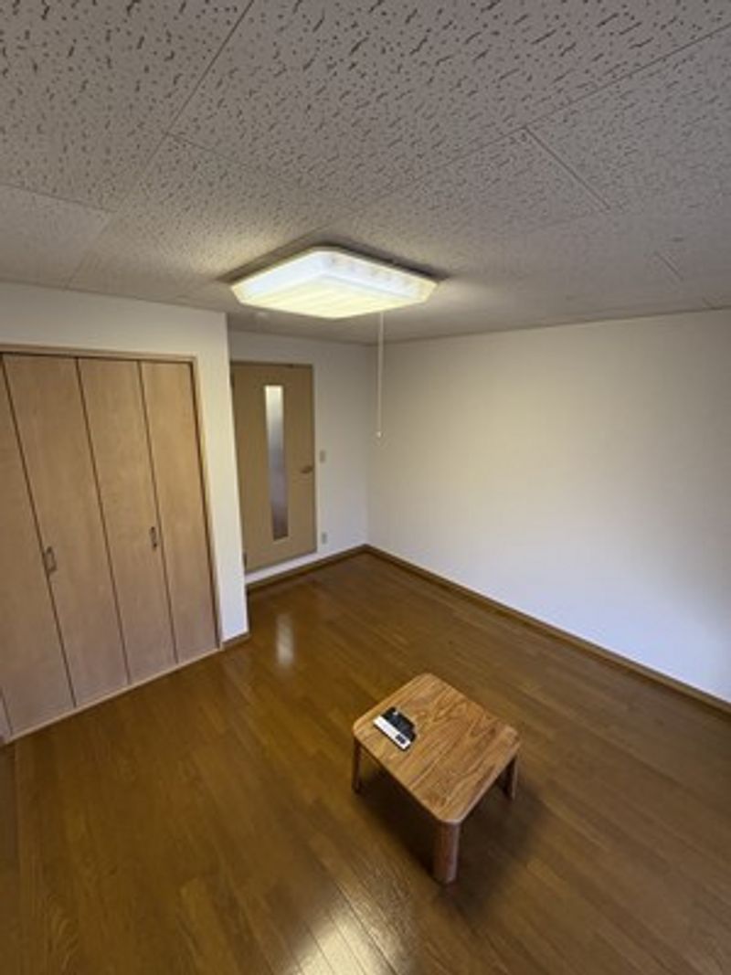 レオパレス柿ノ木 居間