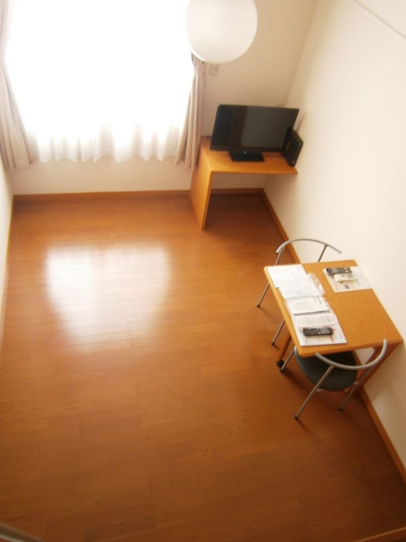 レオパレスセゾン 居間