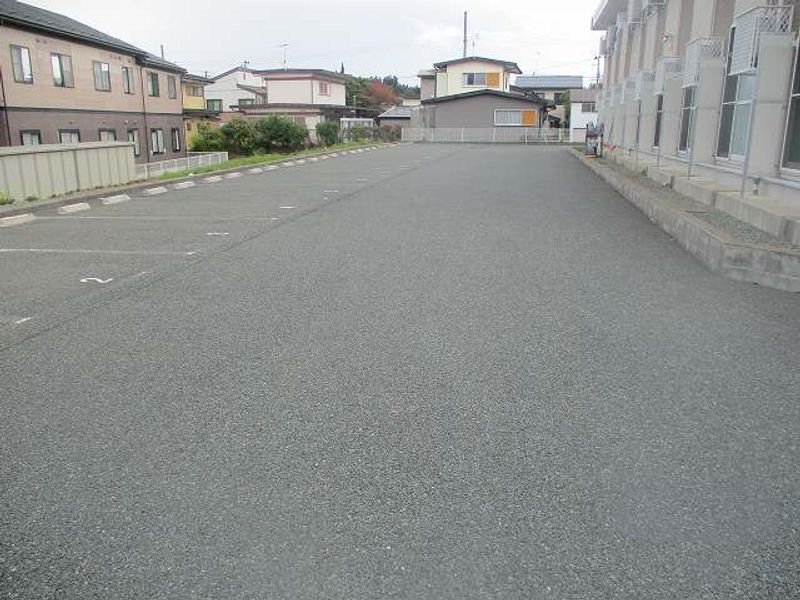 レオパレスリベラベントⅡ 駐車場