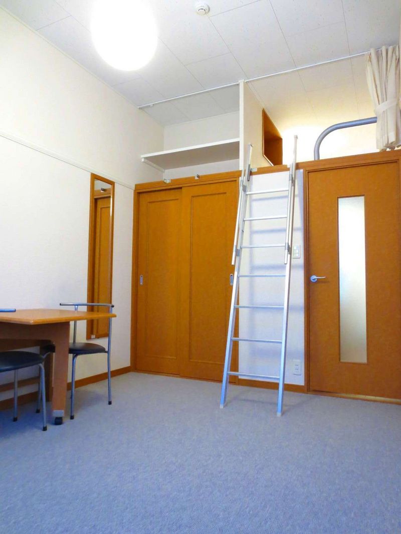 レオパレスフォレット 居間