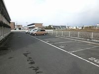 レオパレスパッション 駐車場