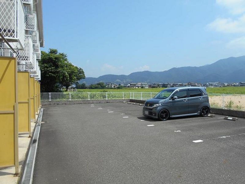 レオパレスｊｕｌｉｏ 駐車場