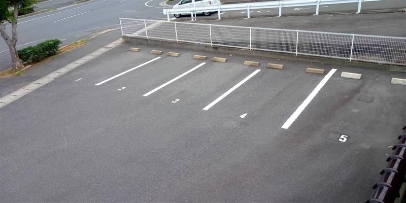 レオパレス瀬戸 駐車場