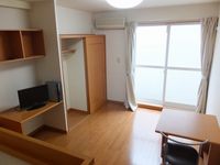 レオパレスディアマンテ 居間