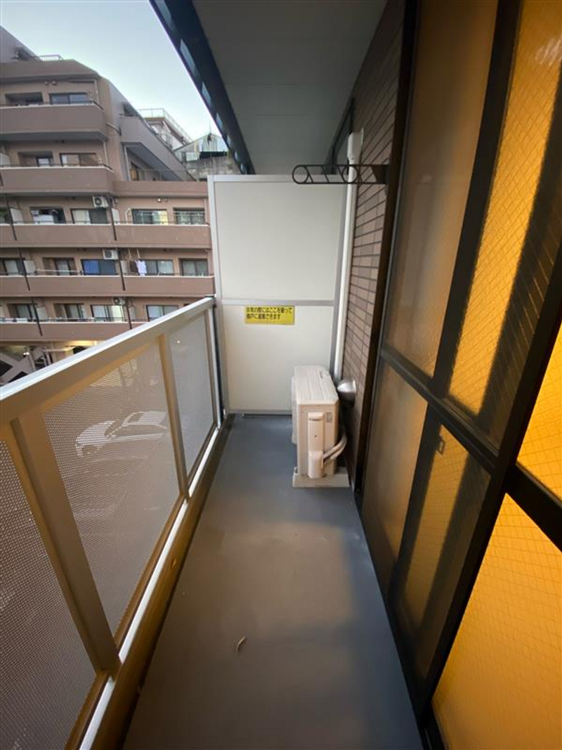 leopalace A Bond Balcony