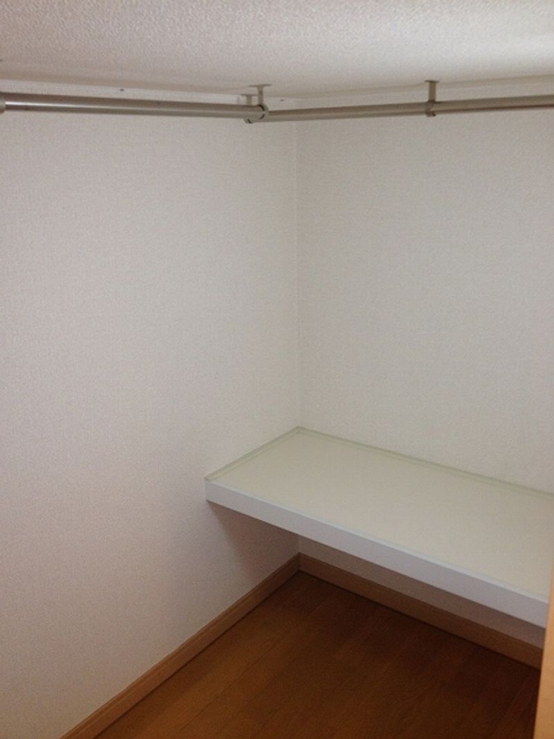 レオパレス新白岡 収納