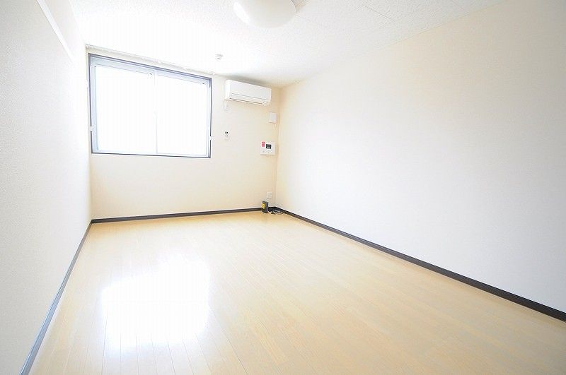 レオネクストタカス弐番館 居間