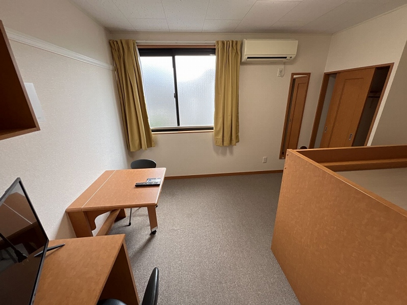 レオパレスパワーハウス 居間