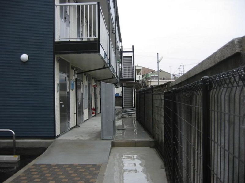 レオパレスムーンライトスクエア エントランス