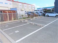 レオパレスリュミエール 駐車場