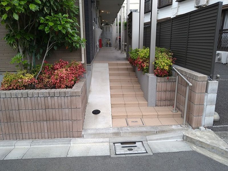 ヴィアロ成田東レジデンス エントランス