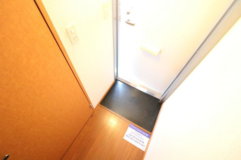 レオパレスドゥ　ボヌール 玄関