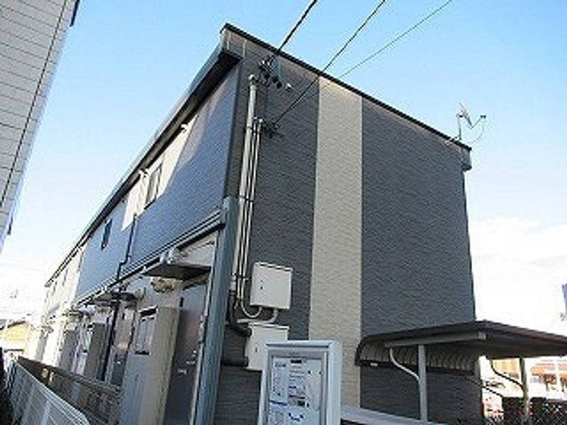 レオパレスプラド岩塚 外観