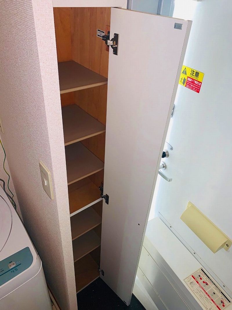 レオパレスさち 玄関