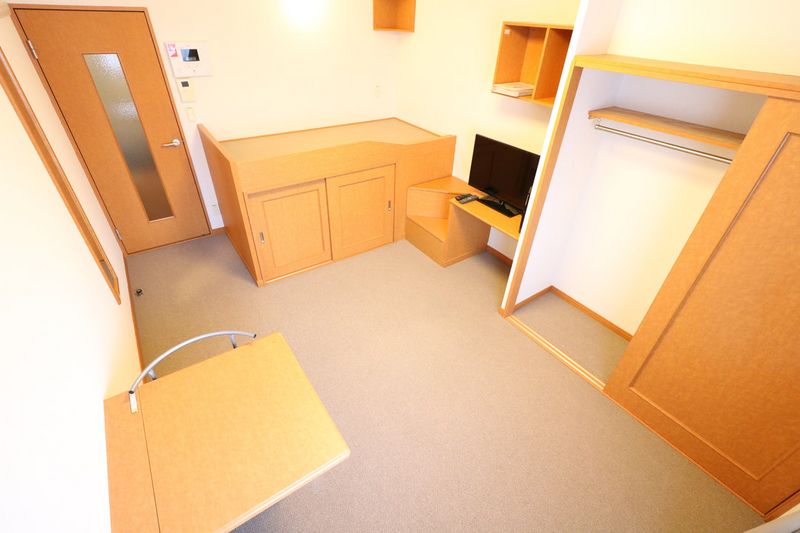 レオパレス嵯峨 居間