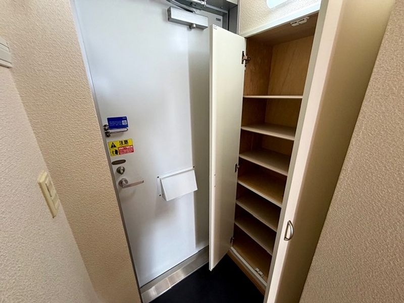 leopalace Niji Entrance