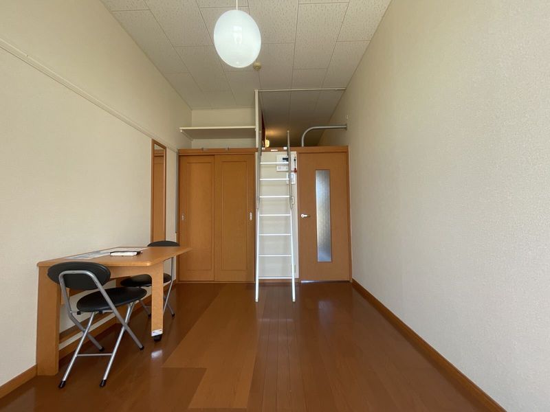 レオパレス紀三井寺Ⅱ 居間