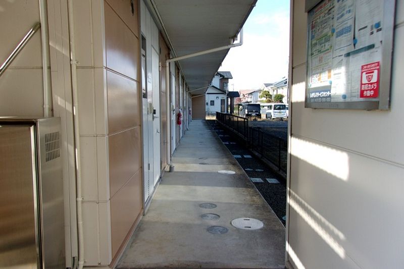 レオパレスフレアⅡ エントランス