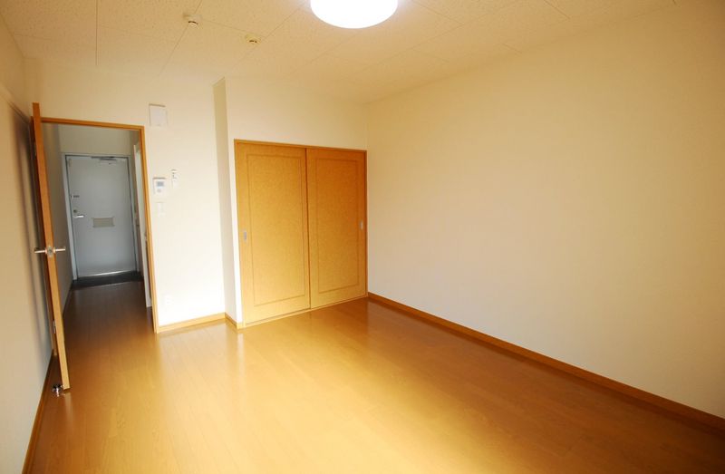 レオパレス瑞喜 居間