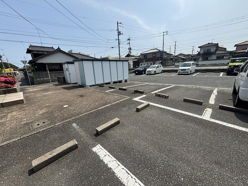 レオパレスＬｉｇｈｔｌｉｆｅⅠ 駐車場