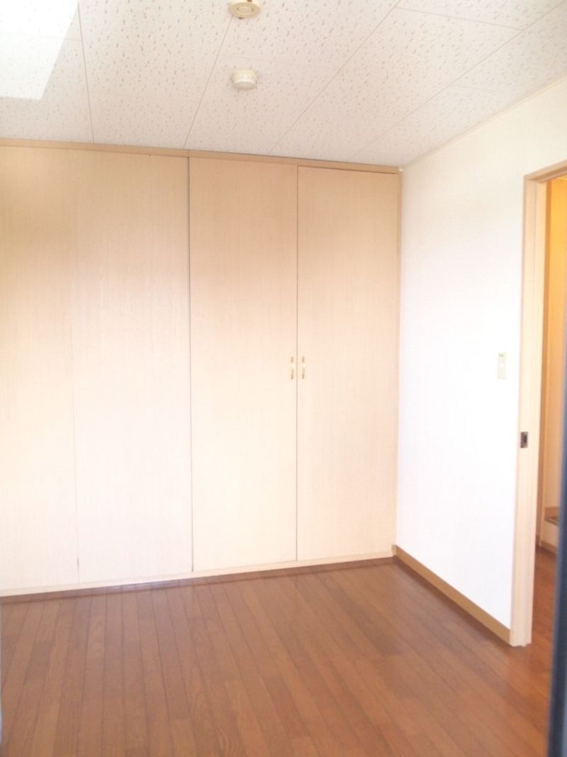 レオパレス中台 居間