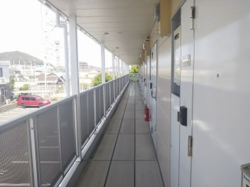 レオパレスさくらＡ 玄関