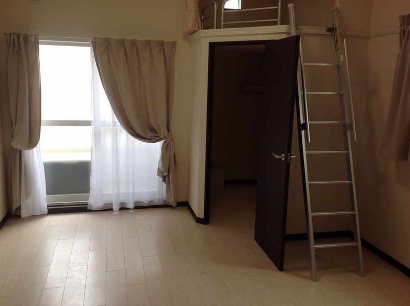 レオネクストフローラ片倉 居間