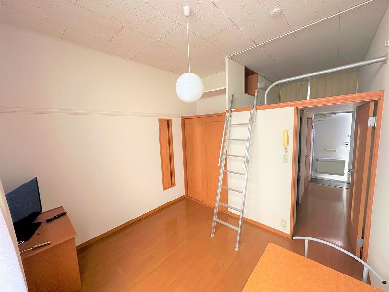 レオパレスエスポワール 居間