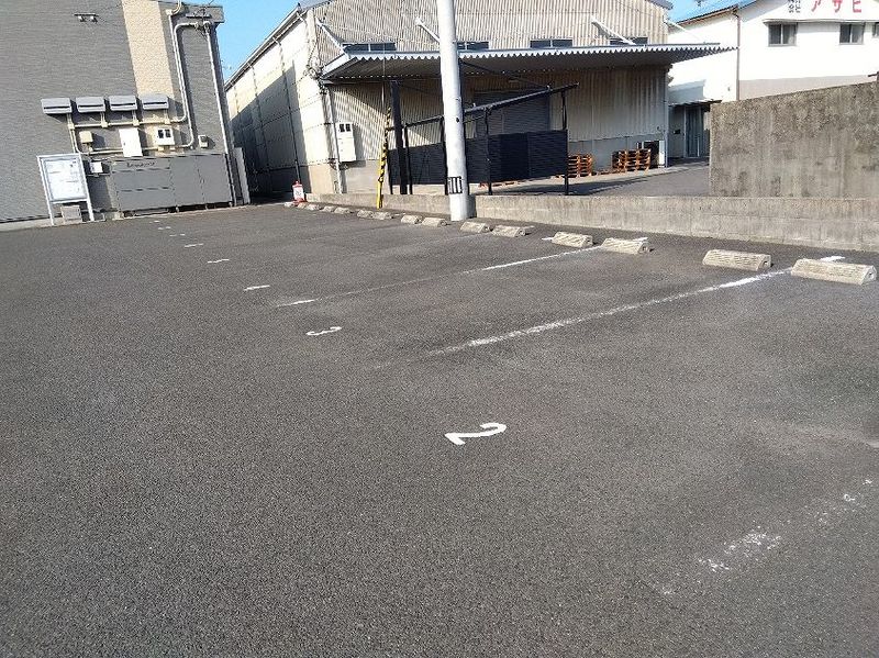 レオパレス森蔵 駐車場