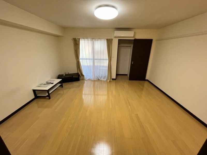 レオネクストソラーナ 居間