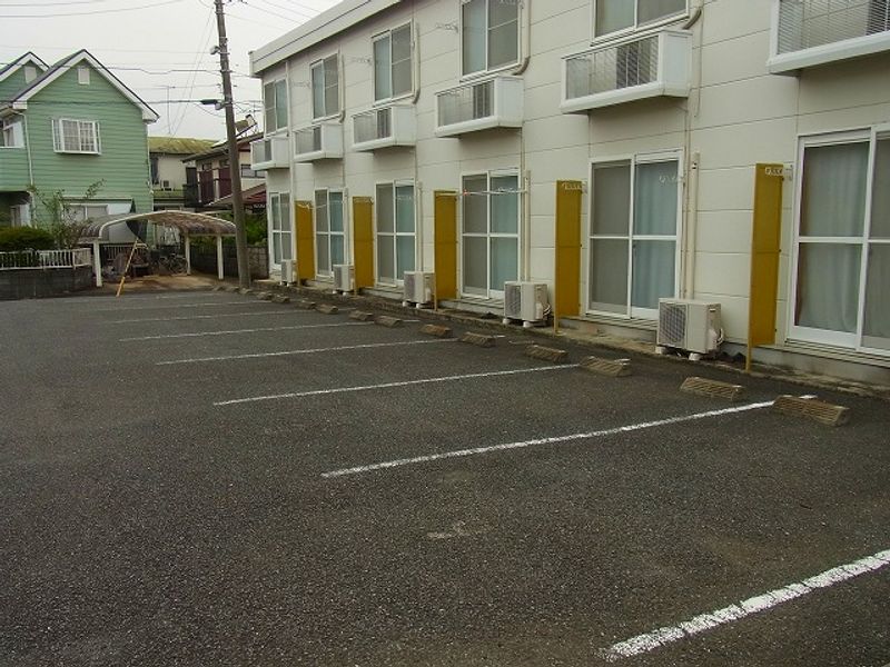 レオパレスサニーヴィラＡ 駐車場