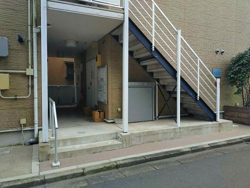 レオパレスプランタンソレイユ エントランス
