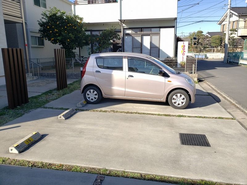 ミランダミルティユ 駐車場
