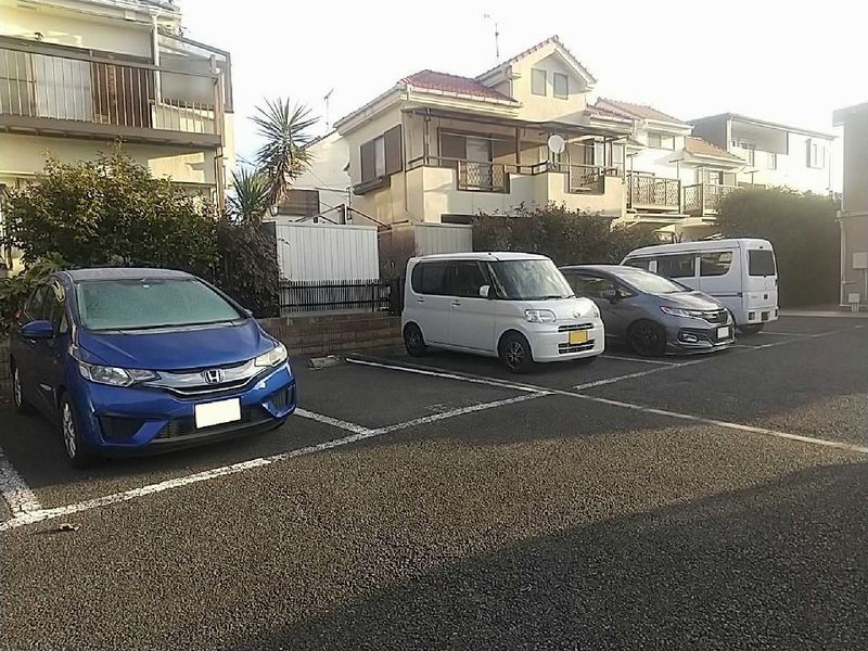レオパレスＯ　ｔｗｏ 駐車場