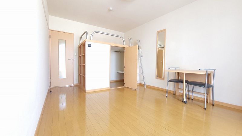 レオパレスさくらⅡ 居間