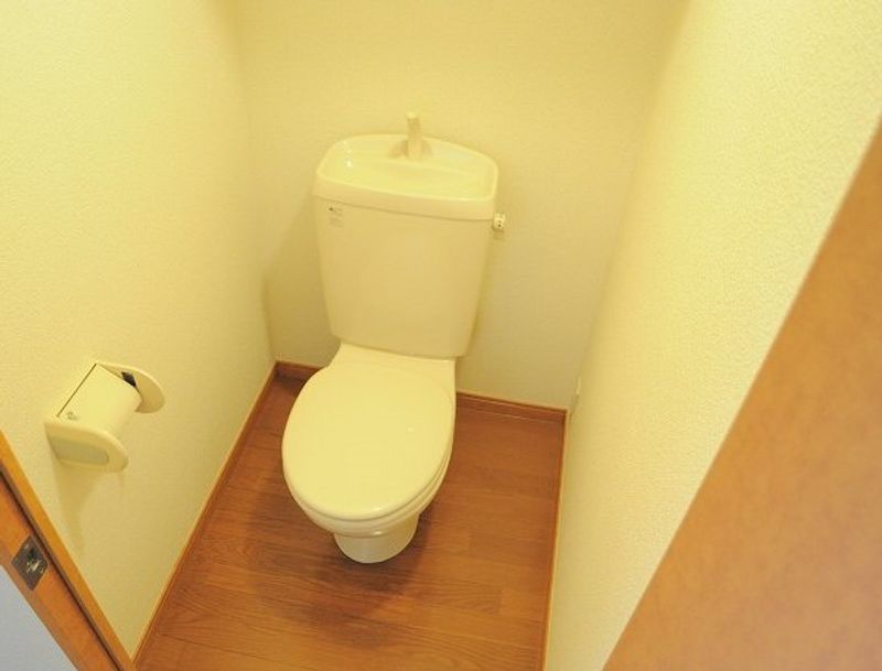 レオパレスリバーサイドにしろく トイレ