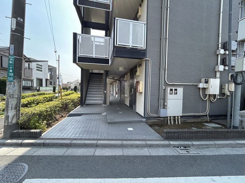 レオパレスユーフォリア エントランス