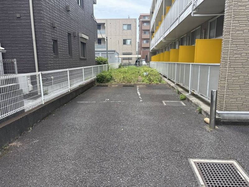 レオパレスサンファーム 駐車場